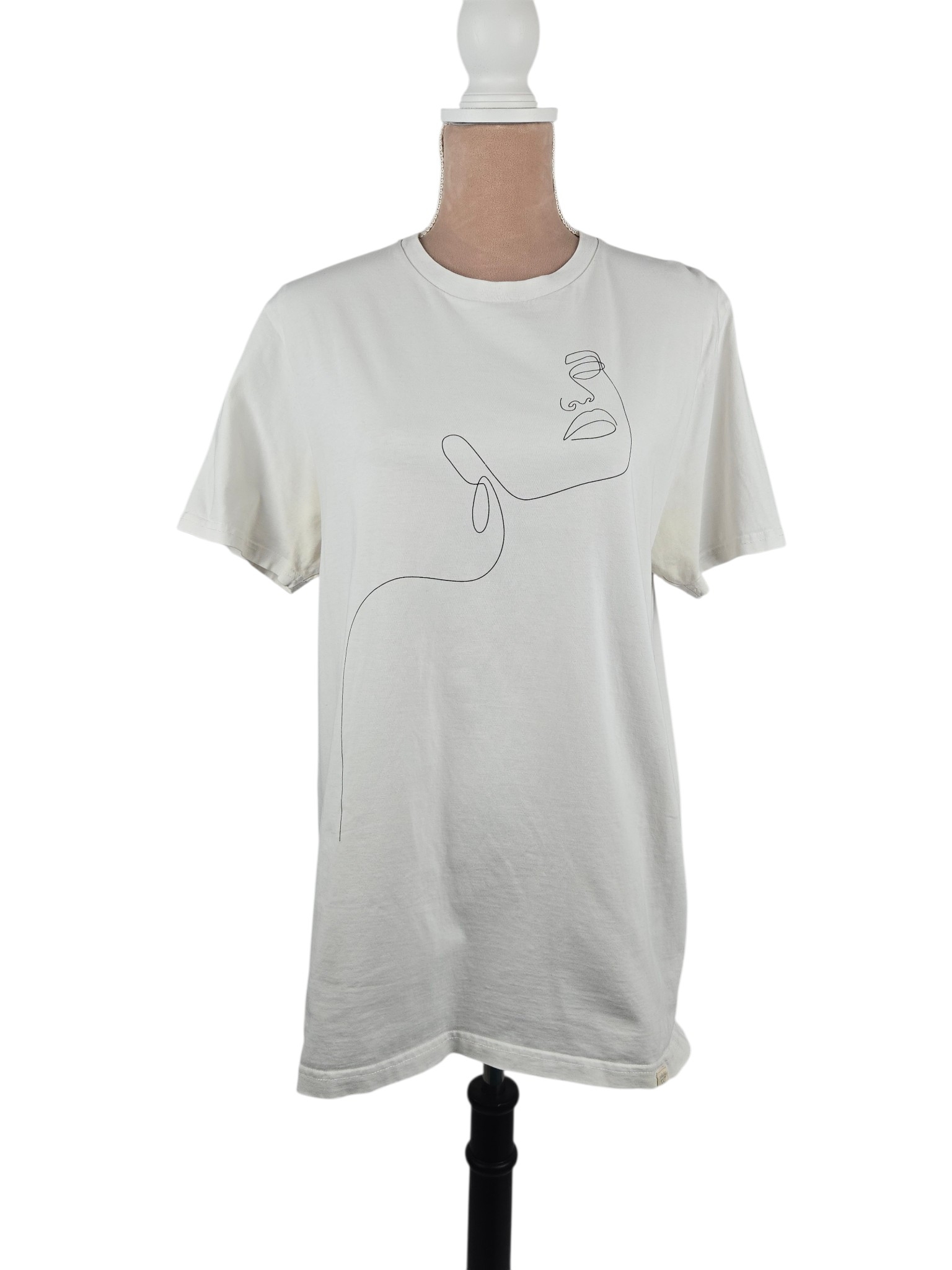 Wituka Dreamy Girl Graphic Tee White Large - Flaws